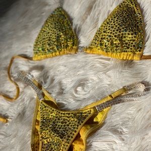 SUNNY YELLOW ☀️ COMPETITION BIKINI